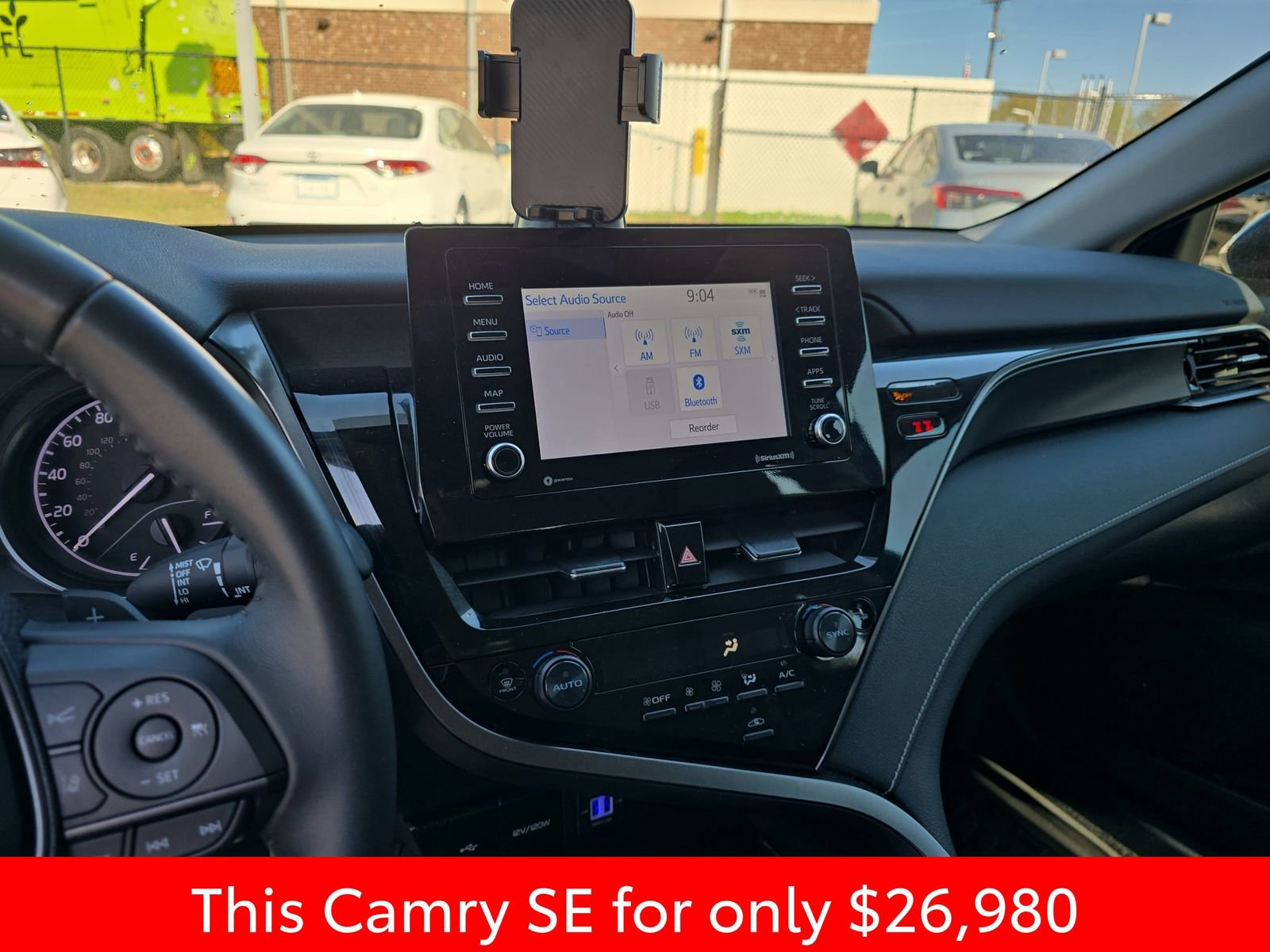 Used 2023 Toyota Camry SE image 25