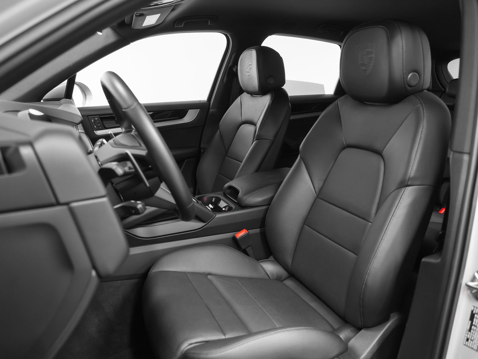 Certified 2025 Porsche Cayenne AWD/4WD image 5