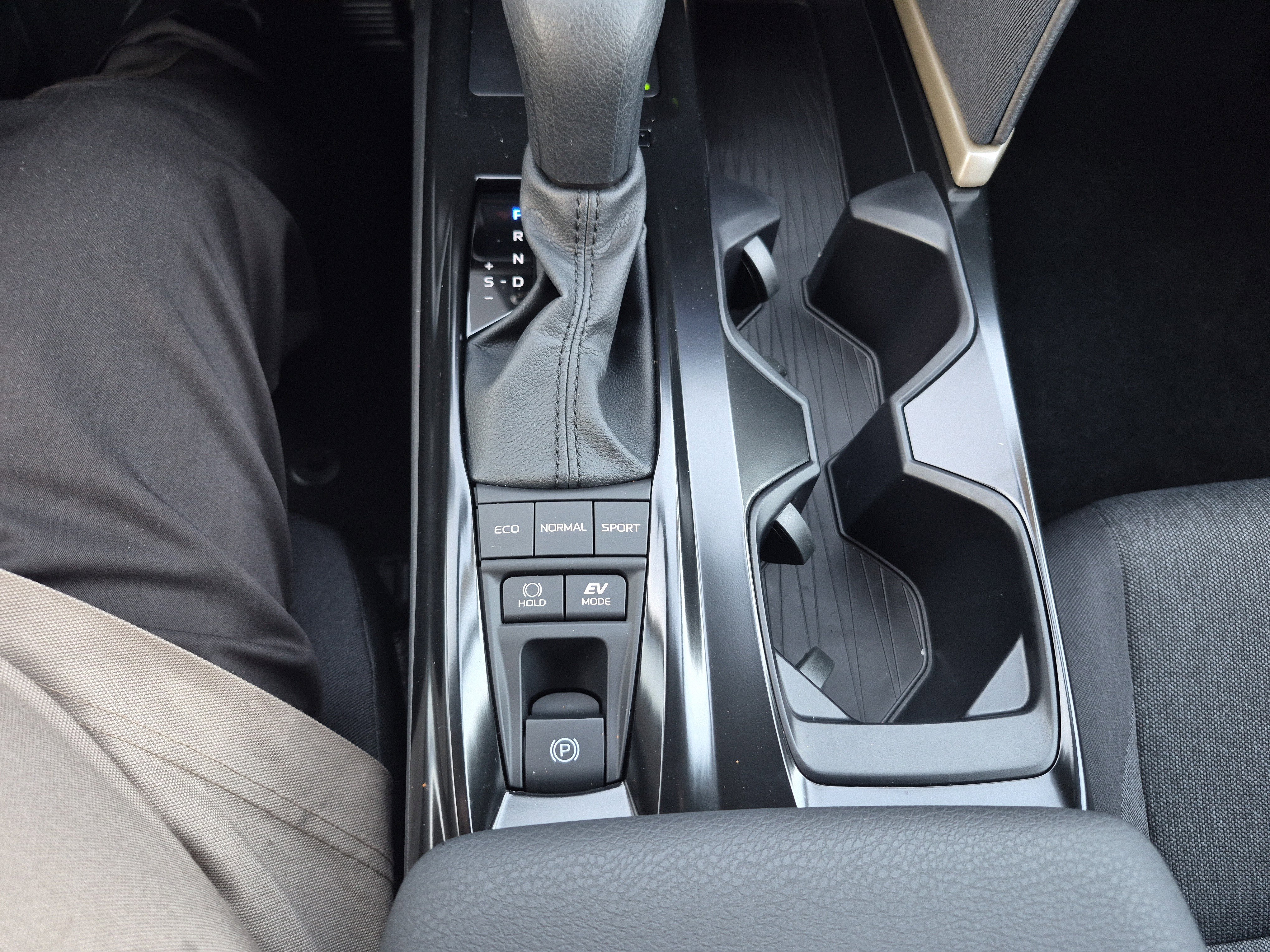 Used 2026 Toyota Camry LE image 28