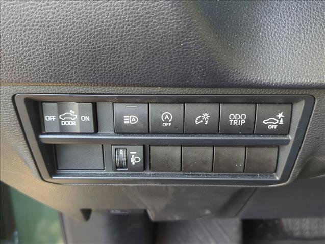 Used 2022 Toyota Tundra SR5 w/ SR5 Convenience Package image 11