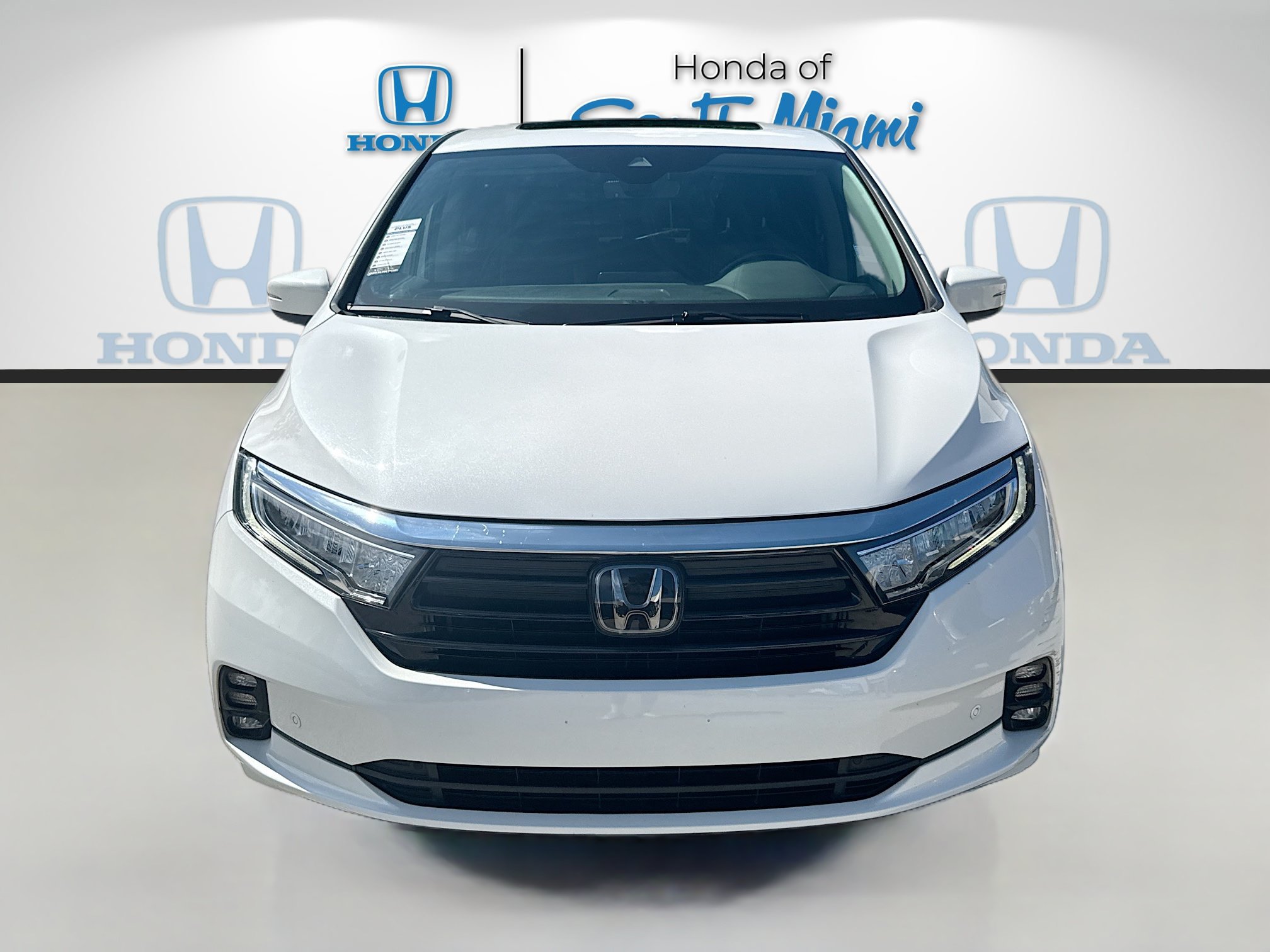 Used 2024 Honda Odyssey Touring image 2