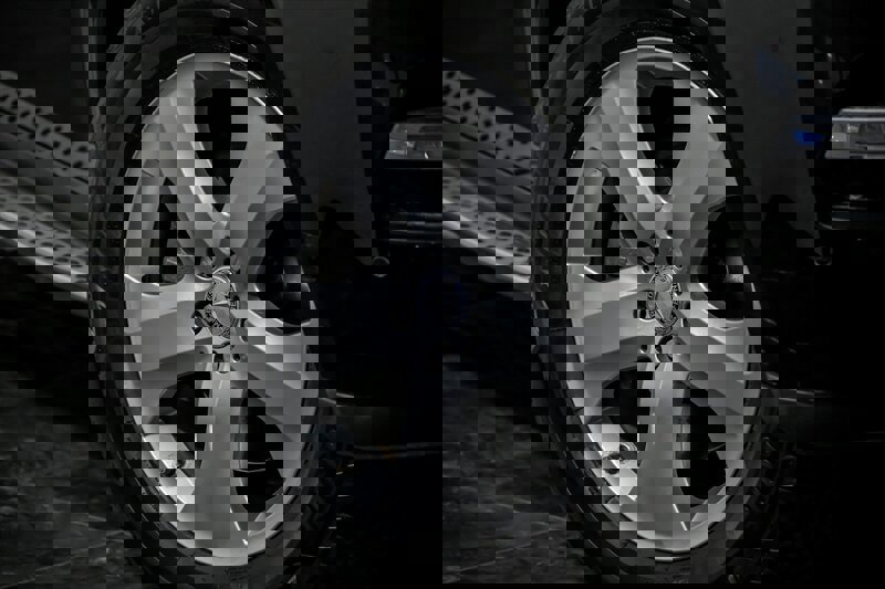 Used 2012 Mercedes-Benz GL 450 4MATIC image 3