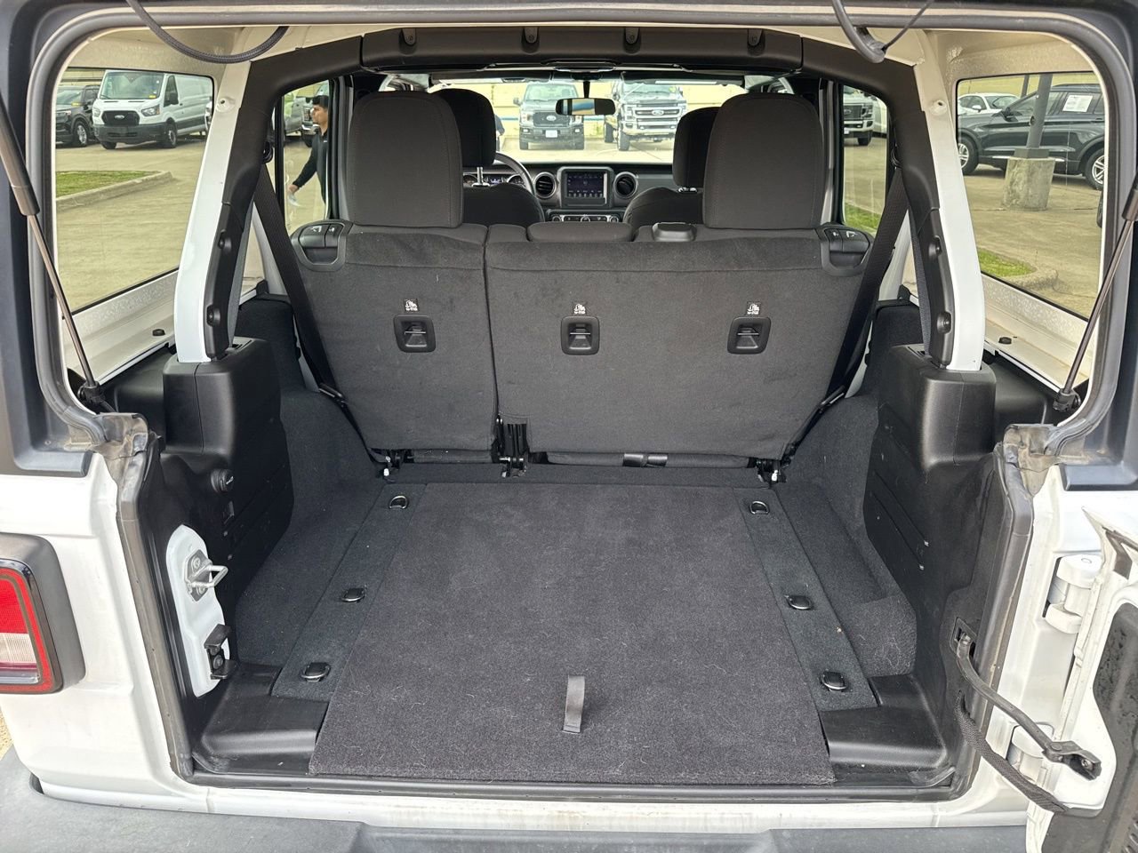 Used 2023 Jeep Wrangler Sport S image 10