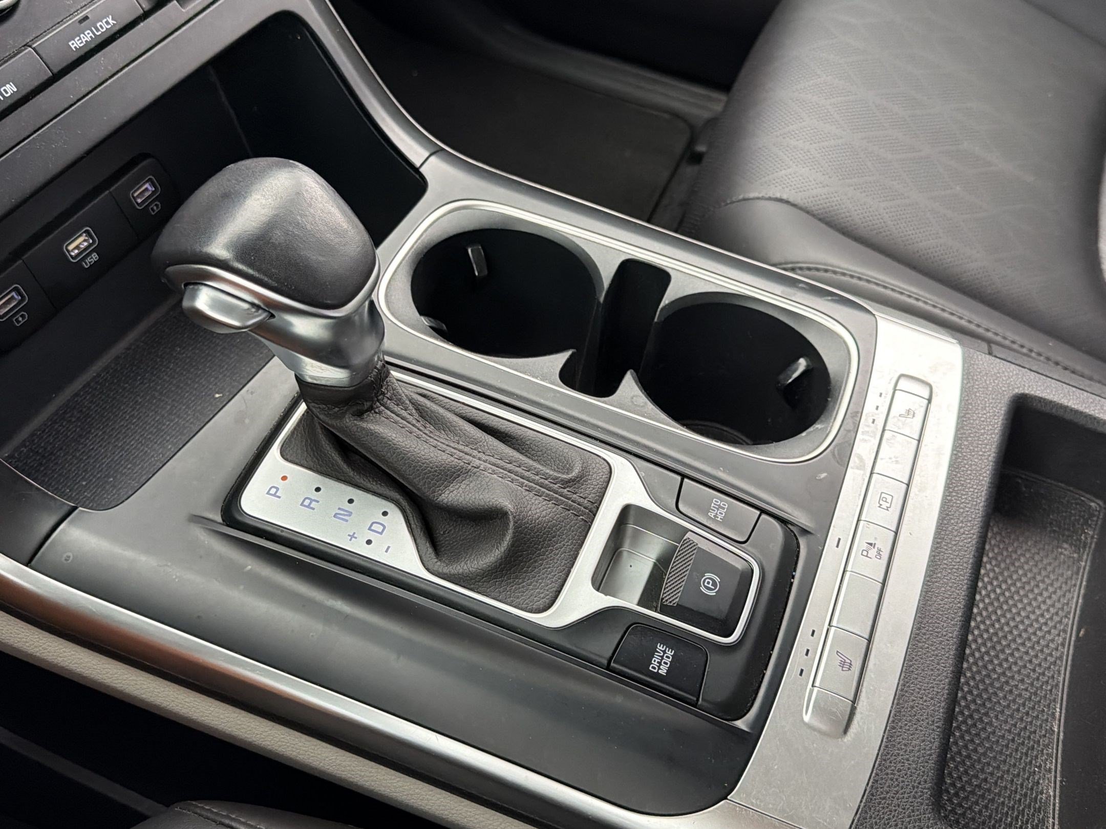 Used 2022 Kia Carnival LX FWD image 18