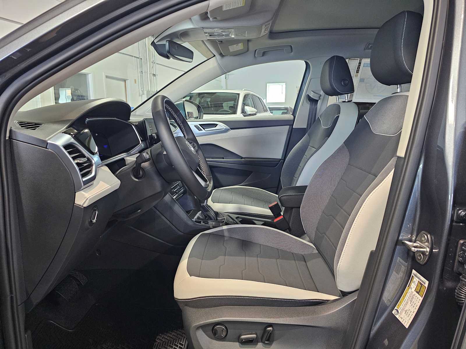 New 2026 Volkswagen Taos SE AWD/4WD image 22