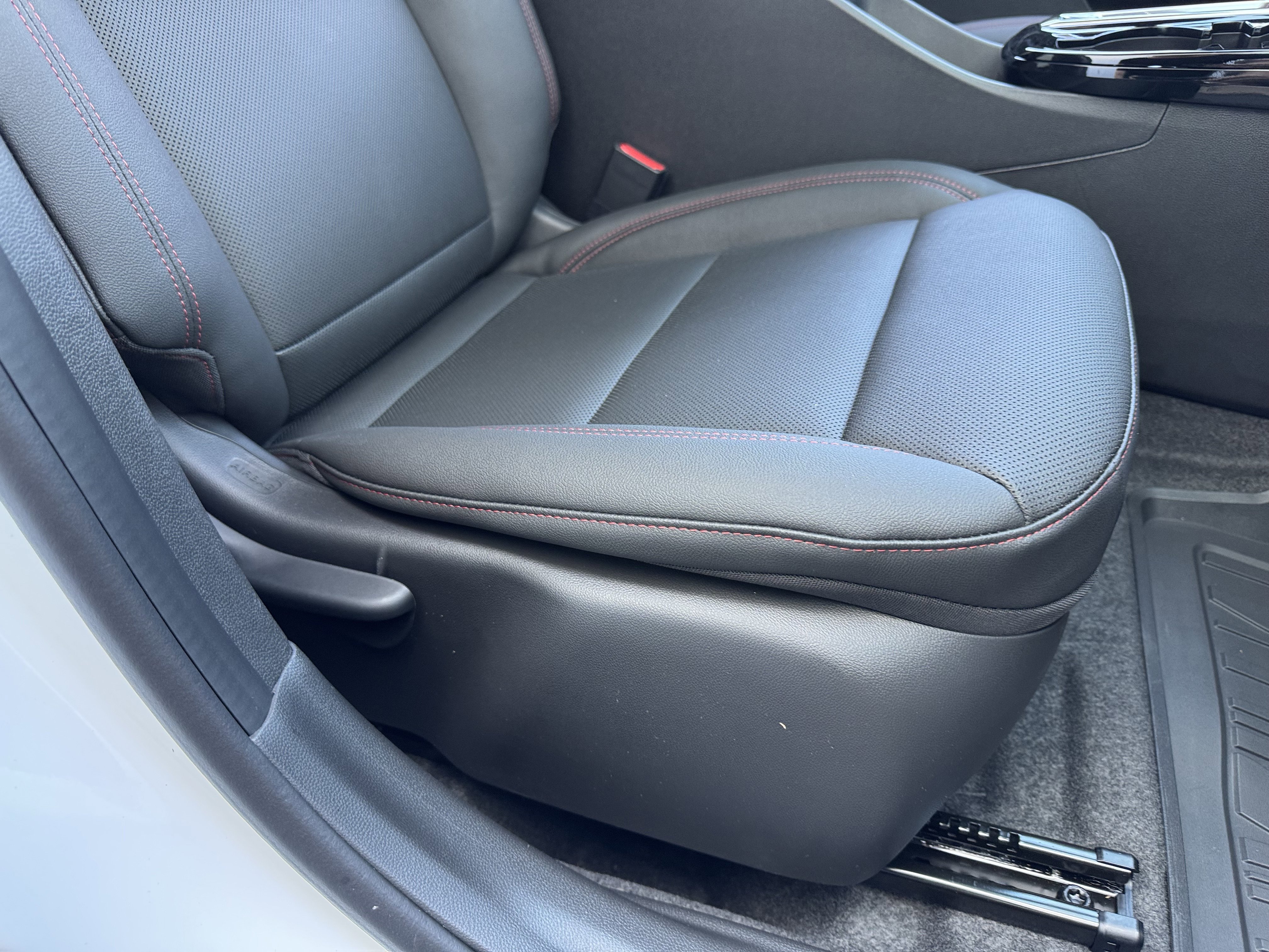 New 2026 Chevrolet Trax RS w/ Sunroof Package image 25