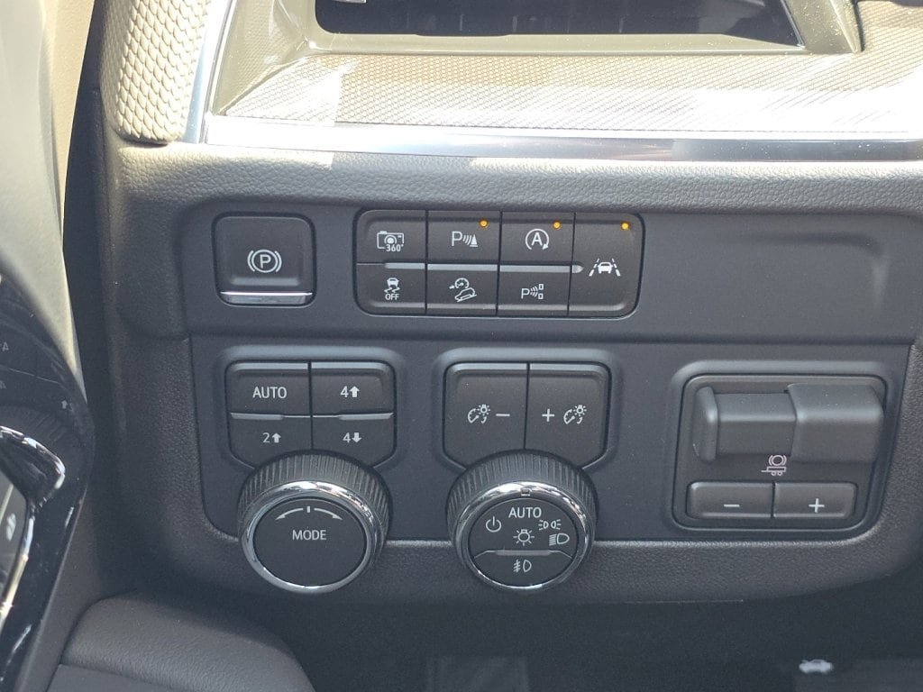 New 2026 Chevrolet Suburban RST w/ Comfort Package AWD/4WD image 6