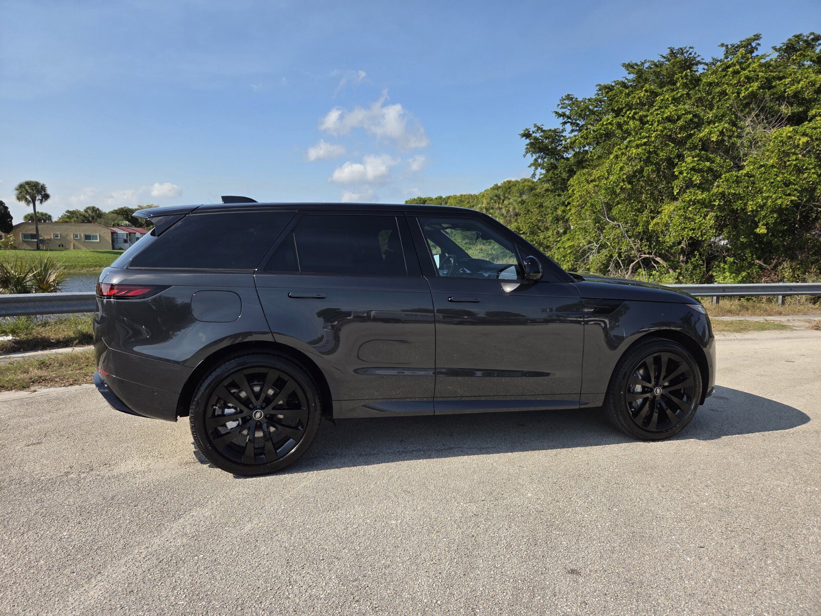 New 2025 Land Rover Range Rover Sport Dynamic SE image 25