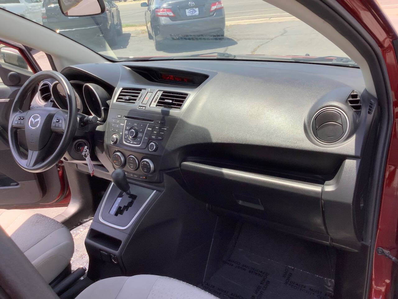 Used 2012 MAZDA MAZDA5 Sport FWD image 31