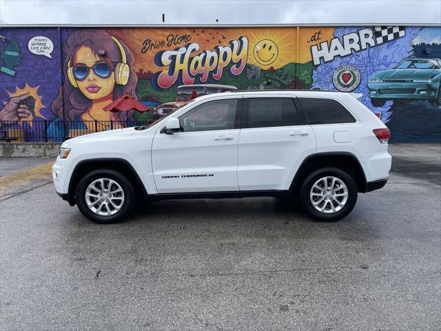 Certified 2022 Jeep Grand Cherokee Laredo E AWD/4WD image 2
