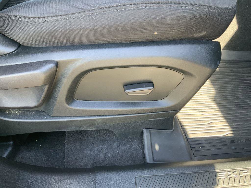 Used 2022 Ford Explorer XLT image 67