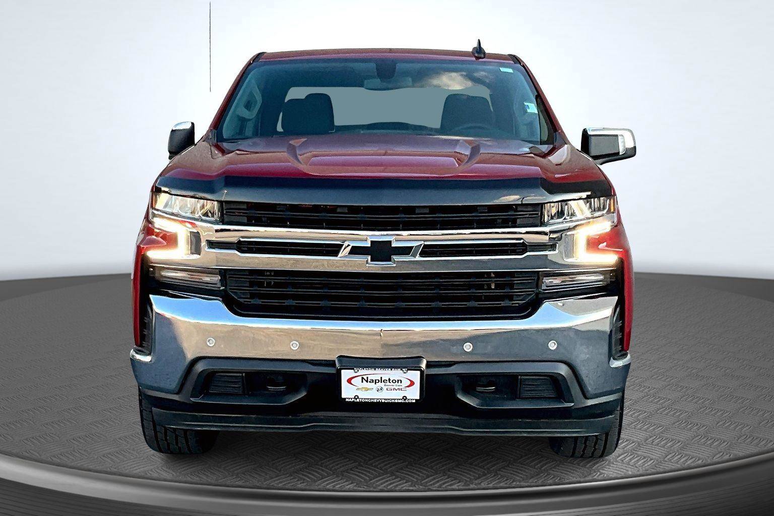 Used 2022 Chevrolet Silverado 1500 LT AWD/4WD image 3