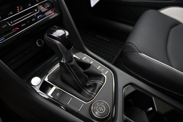 New 2025 Volkswagen Taos SEL image 16