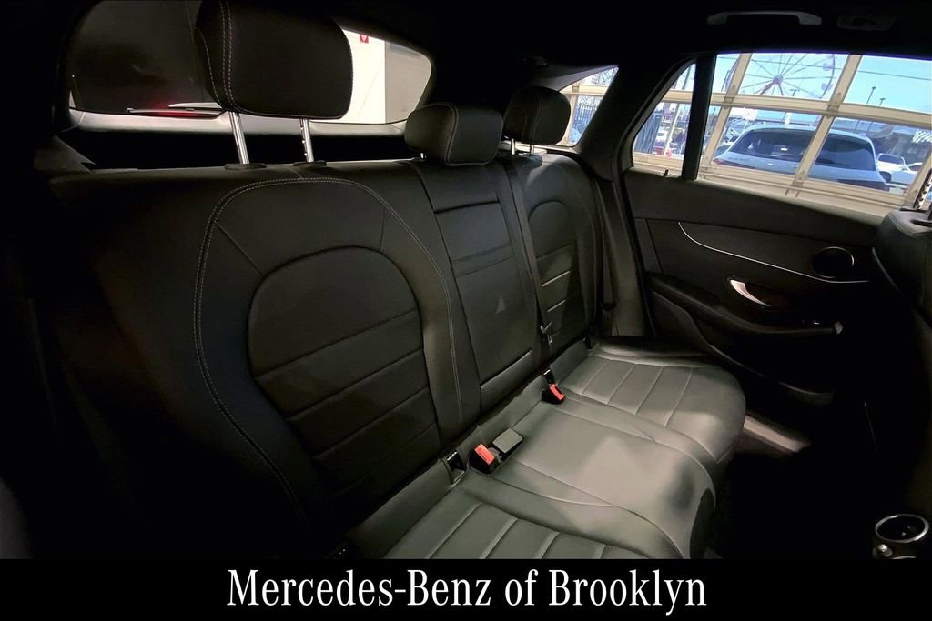 Used 2021 Mercedes-Benz GLC 300 4MATIC image 20