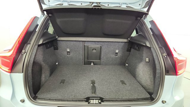New 2026 Volvo XC40 B5 Plus w/ Climate Package AWD/4WD image 38