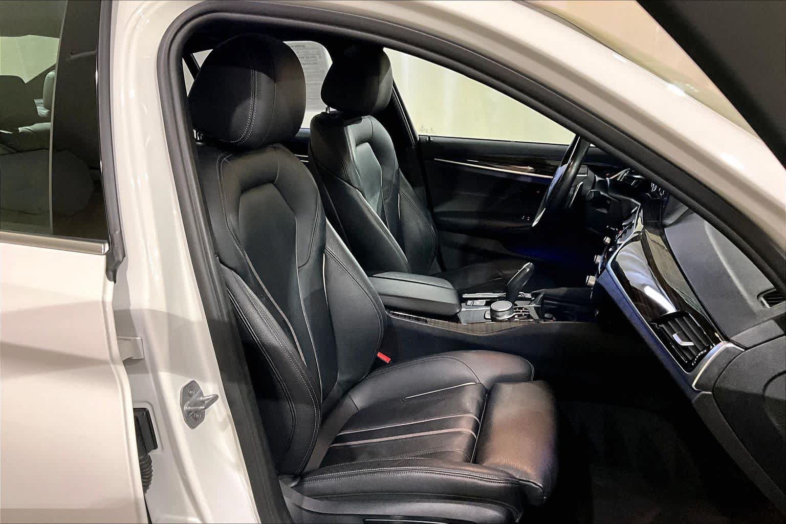 Used 2018 BMW 530i xDrive w/ Premium Package AWD/4WD image 14