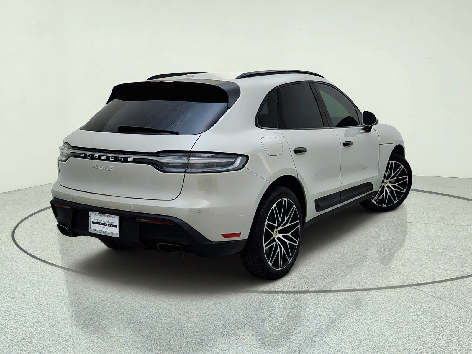 Used 2024 Porsche Macan S AWD/4WD image 9