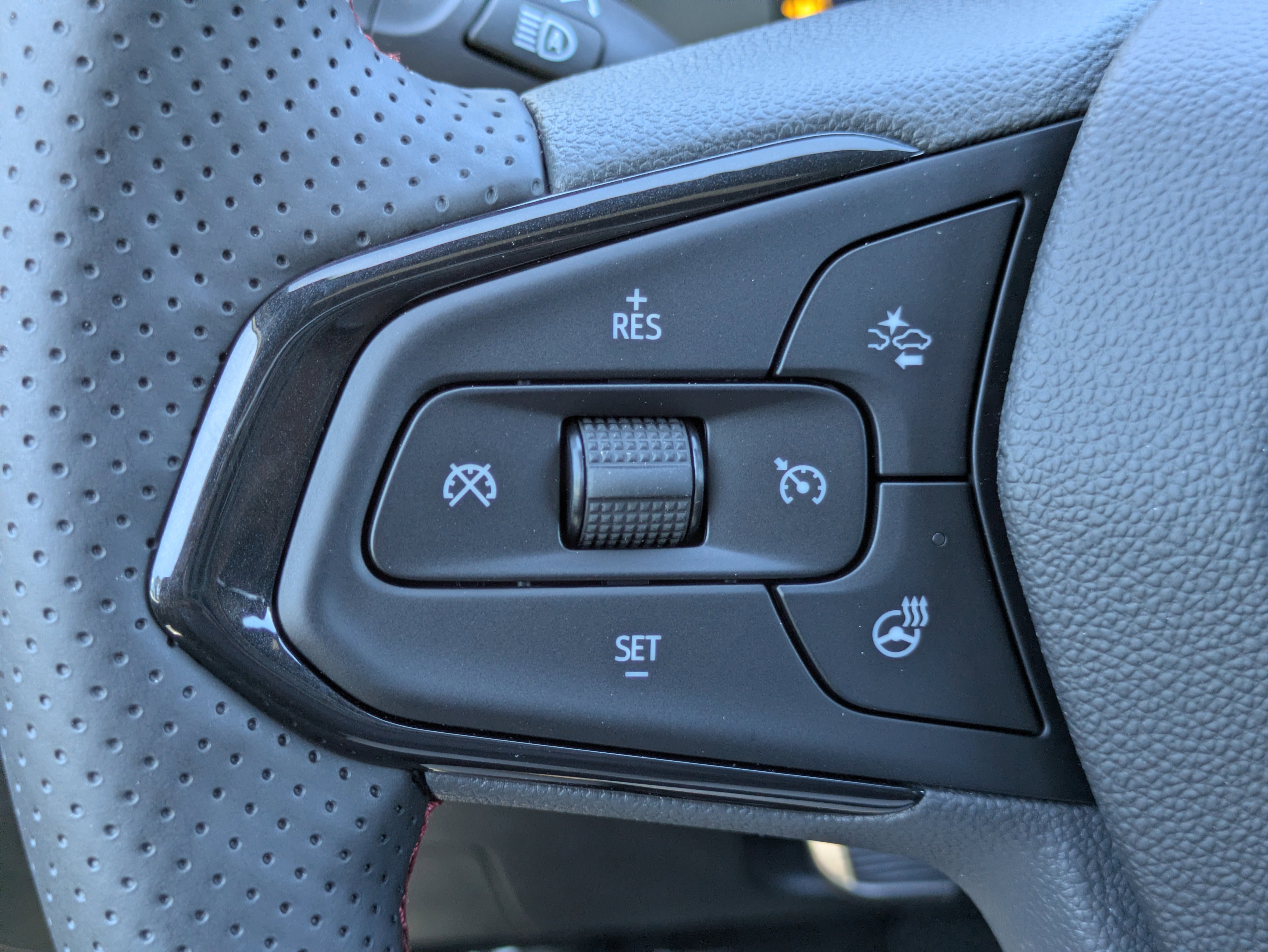 New 2026 Chevrolet Trax RS image 15