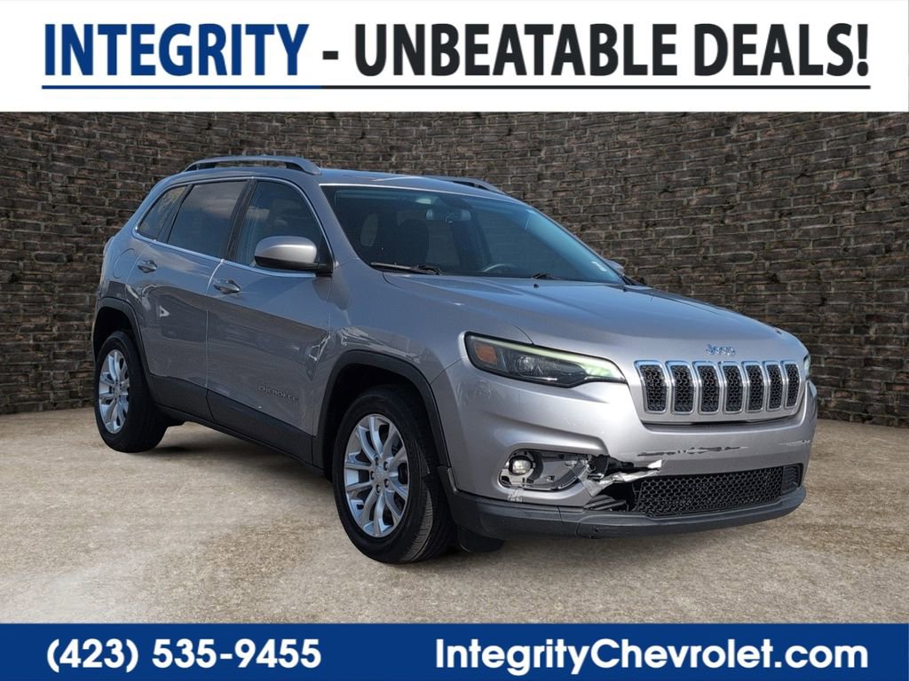 Used 2019 Jeep Cherokee Latitude w/ Popular Appearance Group FWD image 1