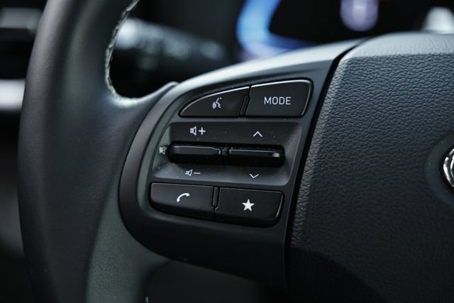 Used 2024 Hyundai Venue SEL image 33