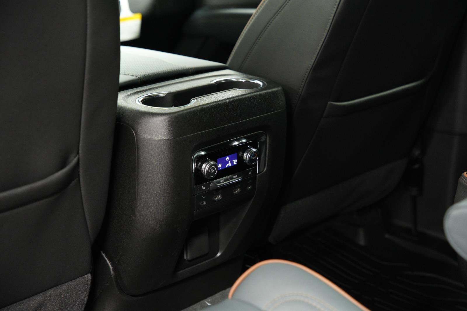New 2026 GMC Yukon XL AT4 w/ AT4 Premium Plus Package AWD/4WD image 26