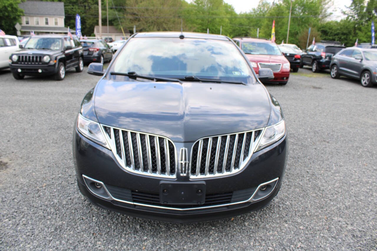 Used 2013 Lincoln MKX AWD image 3