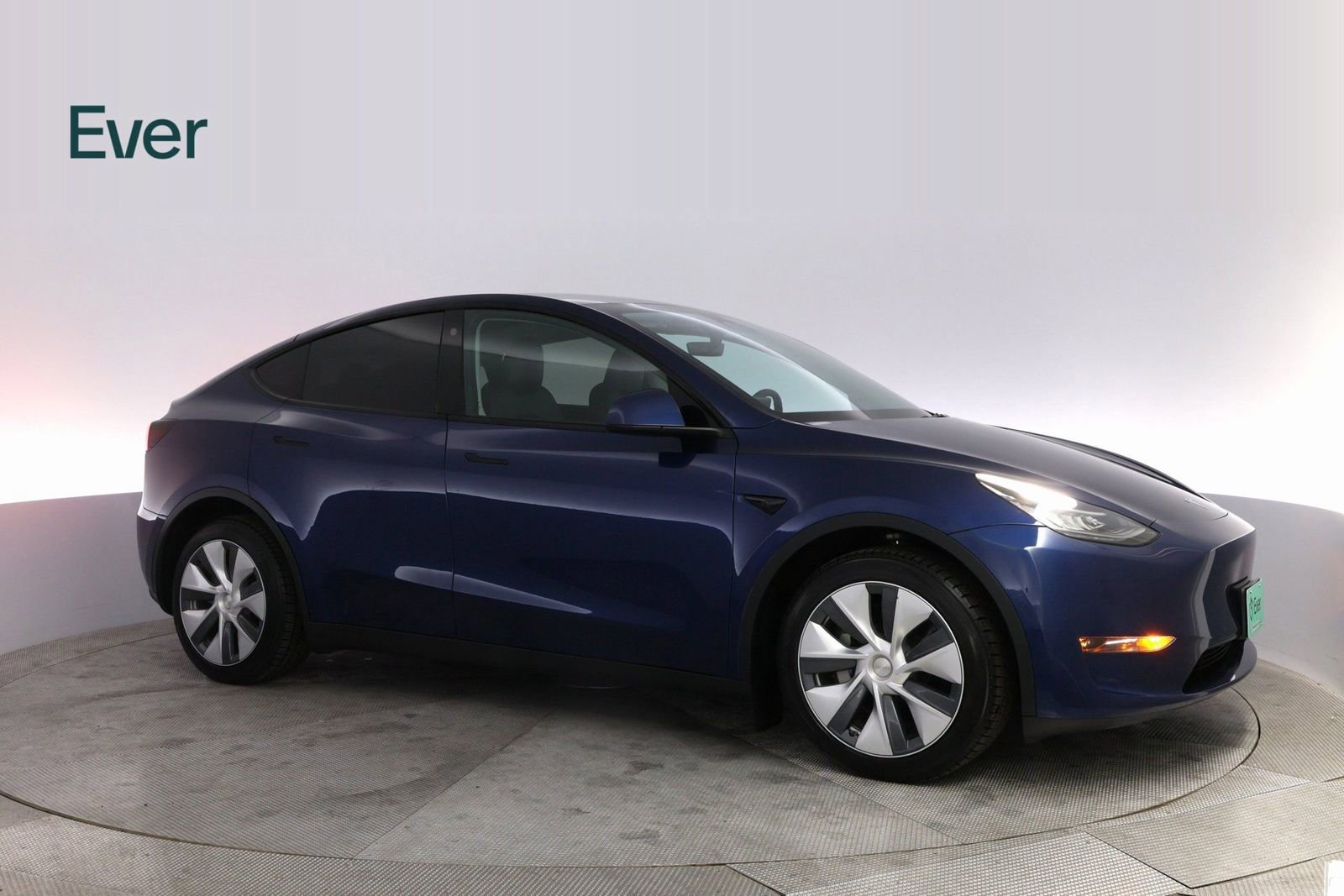 Used 2022 Tesla Model Y Long Range image 5