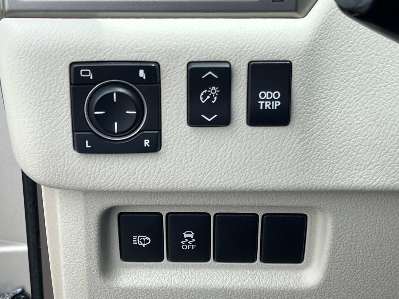 Used 2015 Lexus GX 460 w/ Premium Package AWD/4WD image 27