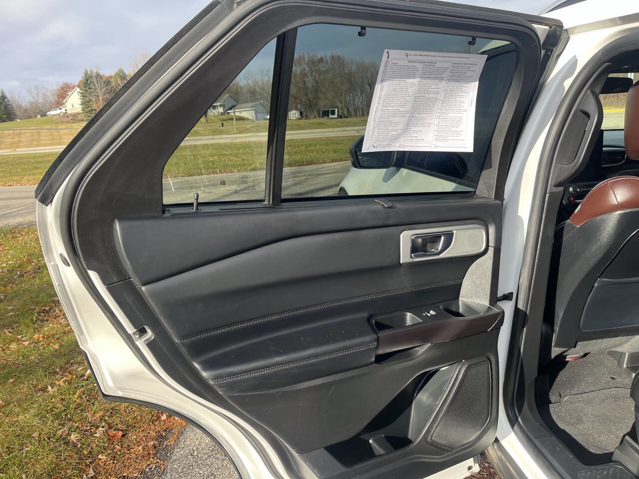 Used 2020 Ford Explorer Platinum image 26