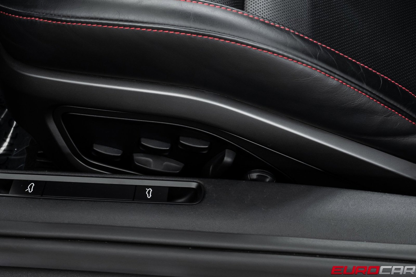 Used 2022 Porsche 911 Turbo S image 46