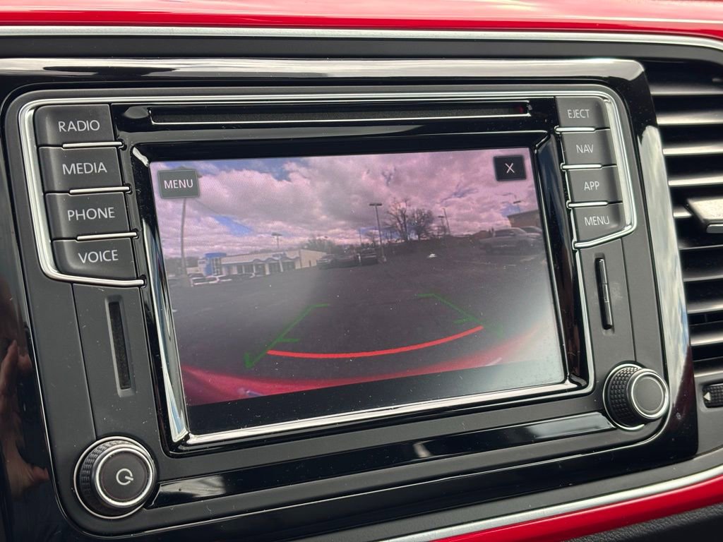 Used 2019 Volkswagen Beetle 2.0T SE image 10