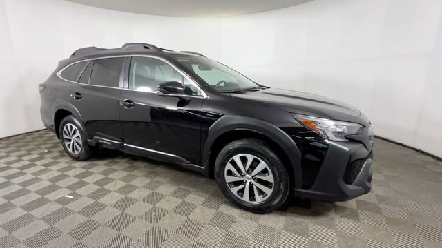 Used 2023 Subaru Outback Premium AWD/4WD image 2