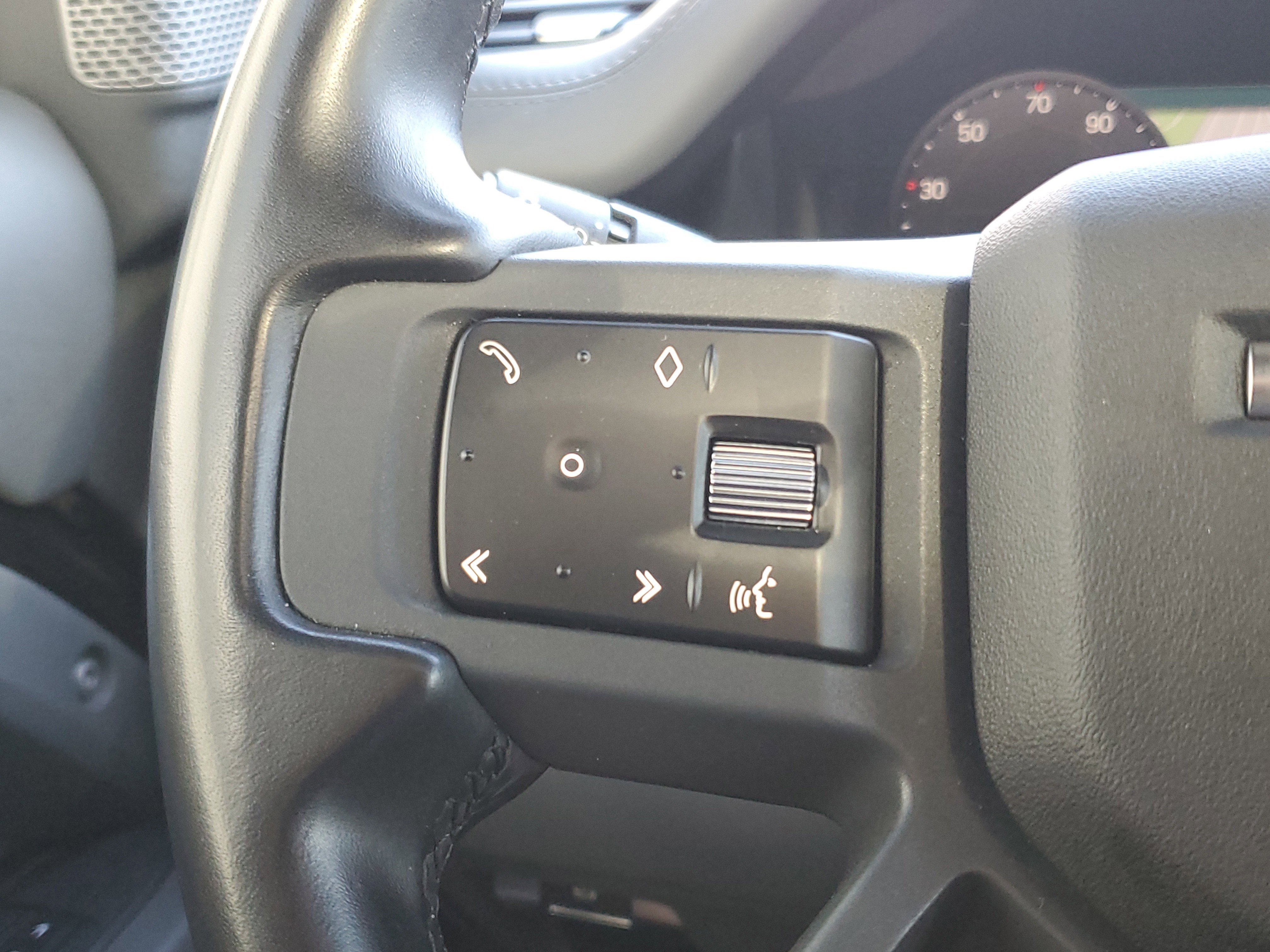 Used 2023 Land Rover Defender 130 X-Dynamic SE image 25