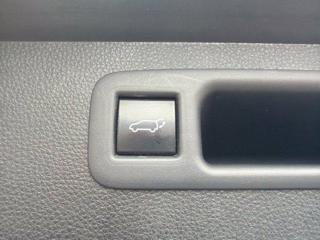 Used 2021 Toyota Highlander Platinum AWD/4WD image 7