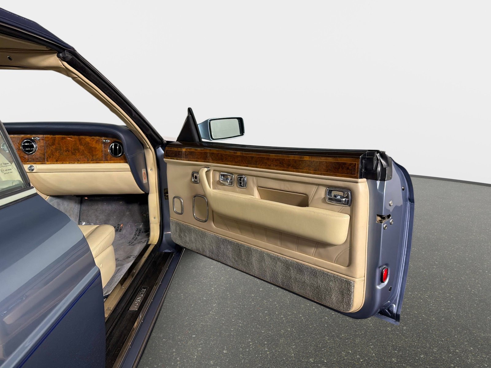 Used 2000 Rolls-Royce Corniche RWD image 22