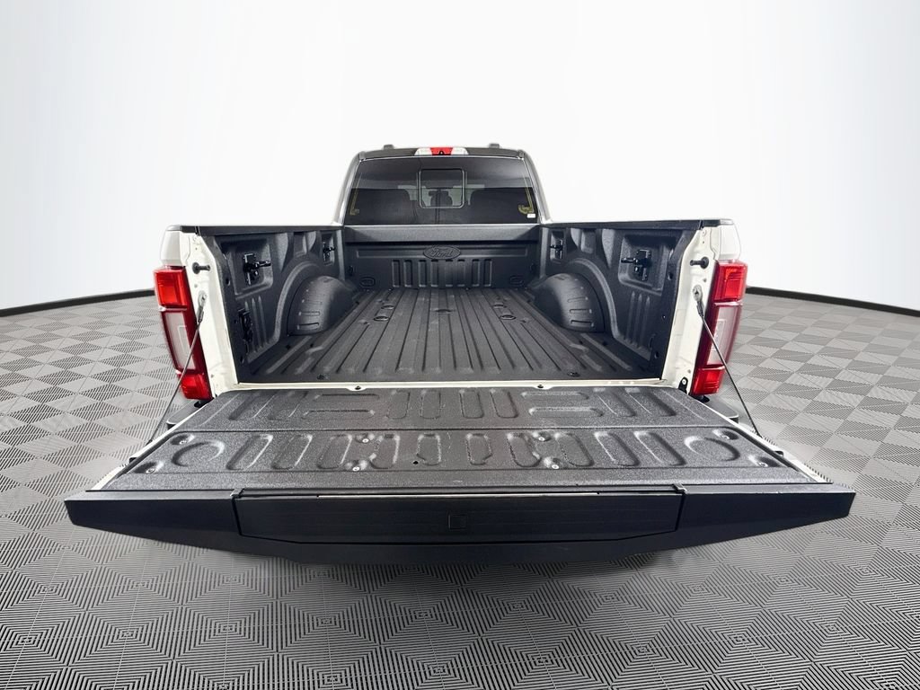 Used 2022 Ford F350 Lariat w/ Black Appearance Package AWD/4WD image 26