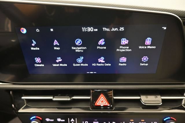 Used 2024 Kia Niro EX Touring FWD image 4