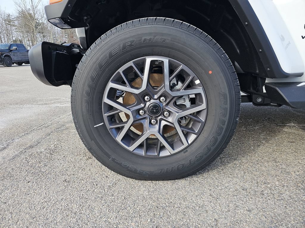 New 2026 Jeep Wrangler Unlimited Sahara AWD/4WD image 29