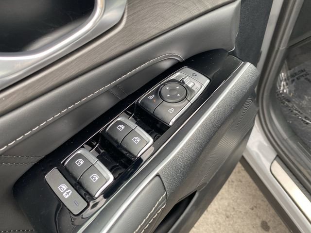 Certified 2025 Kia Sorento SX image 33