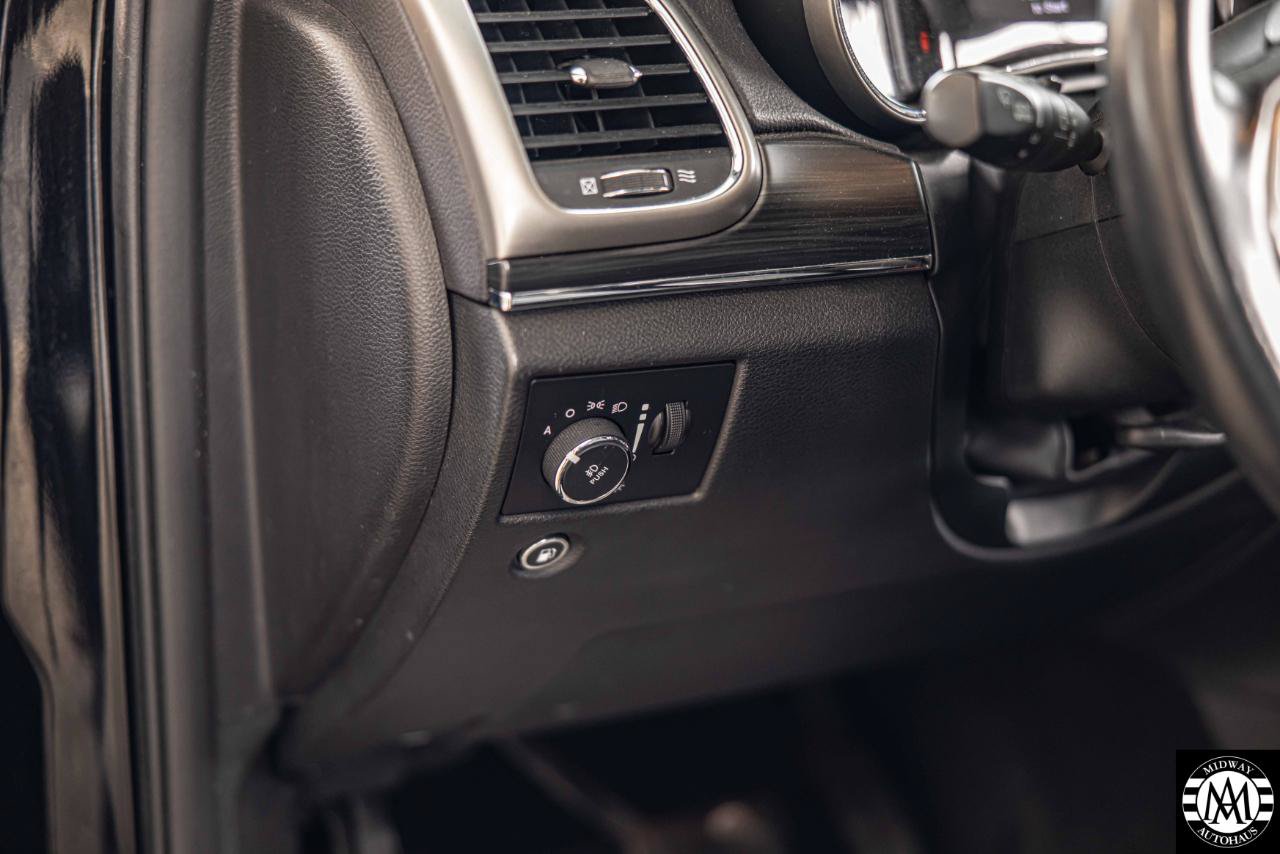 Used 2019 Jeep Grand Cherokee Limited AWD/4WD image 14