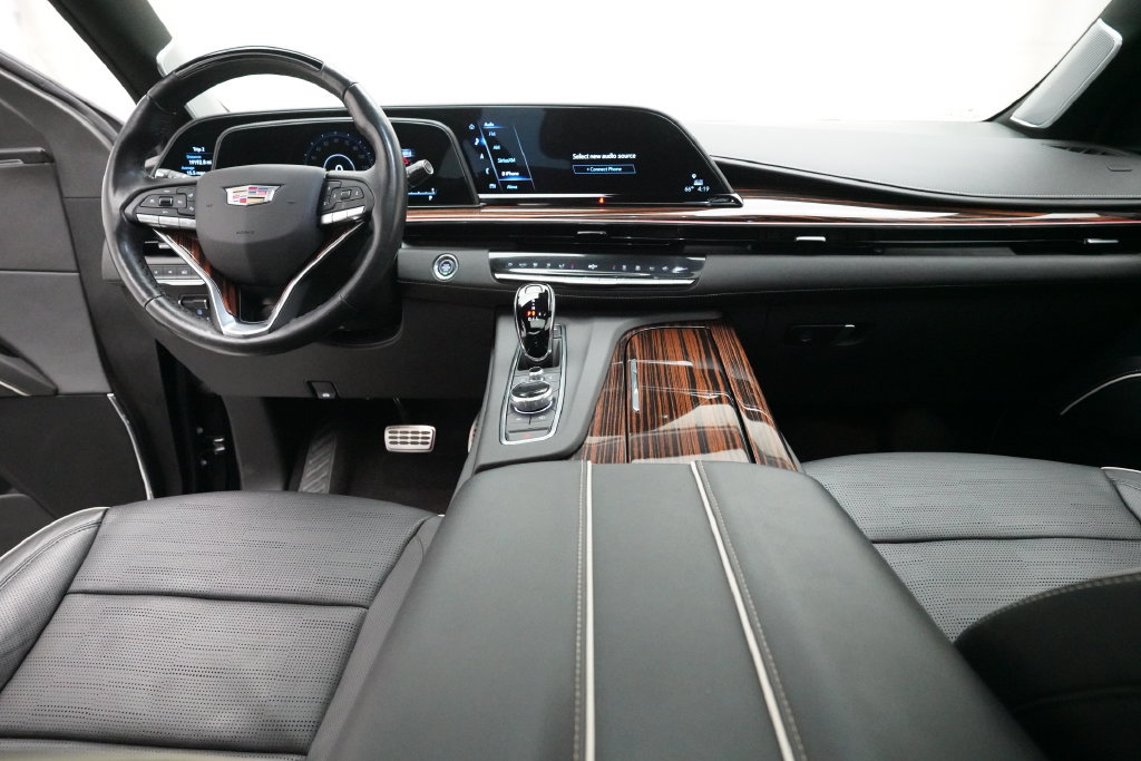 Used 2023 Cadillac Escalade Premium Luxury w/ Performance Package AWD/4WD image 4