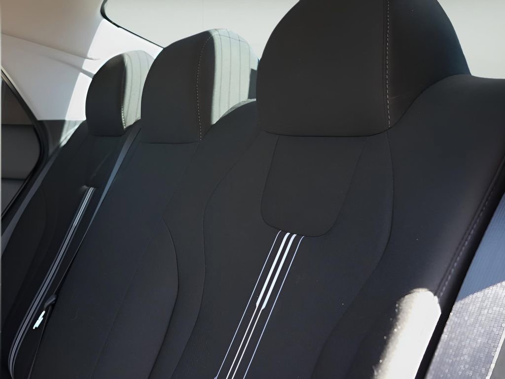 Used 2023 Hyundai Elantra SEL w/ Convenience Package image 31