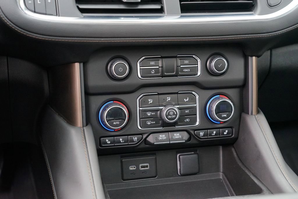 Used 2023 Chevrolet Suburban High Country w/ Premium Package image 24