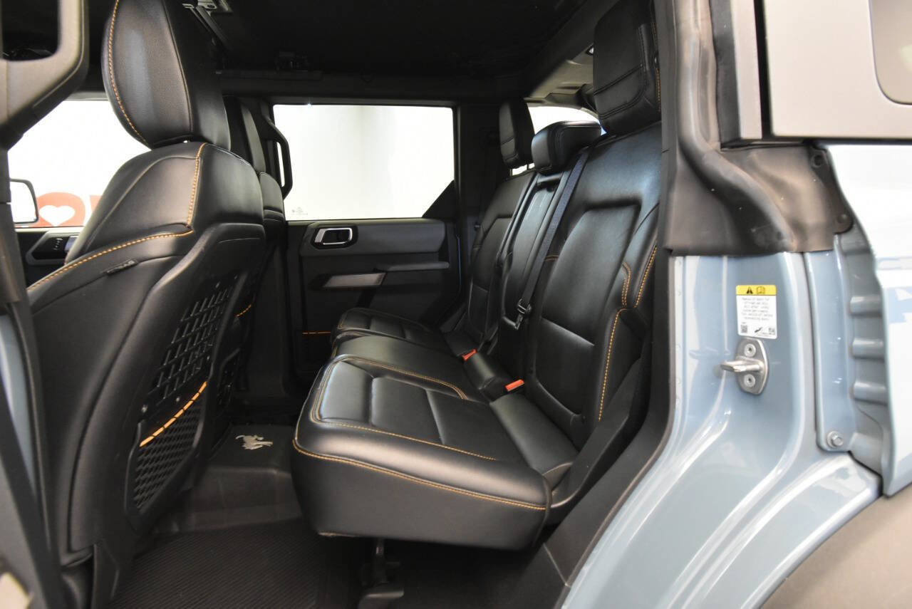 Used 2022 Ford Bronco Badlands image 14