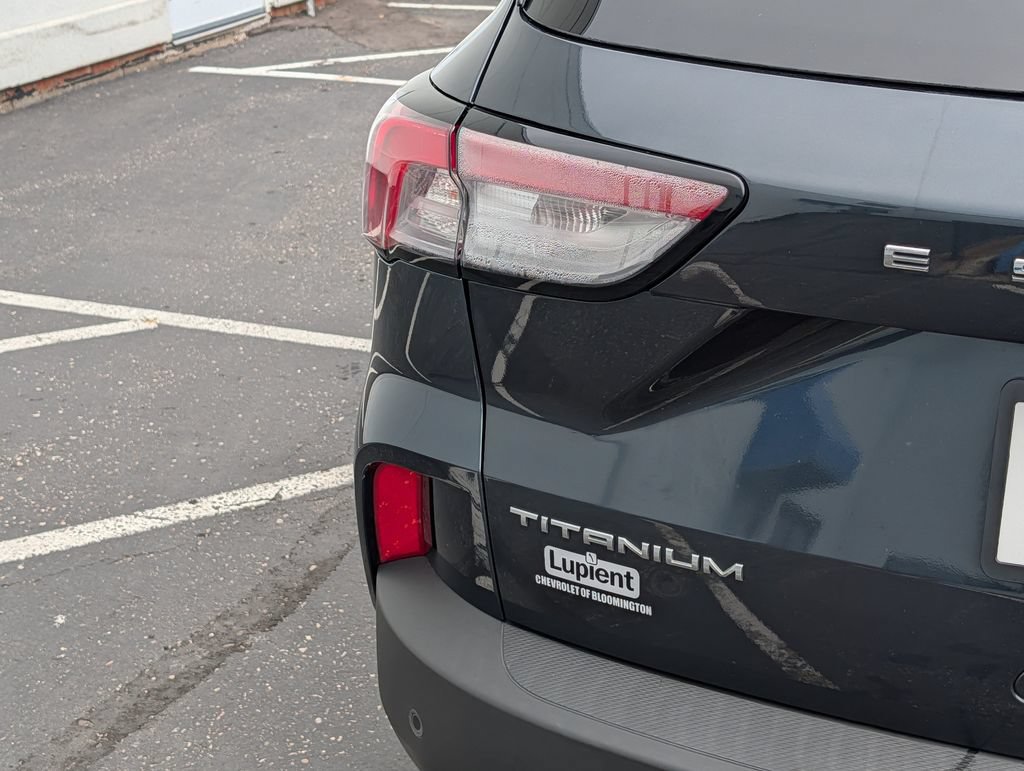 Used 2022 Ford Escape Titanium w/ Class II Trailer Tow Package AWD/4WD image 6