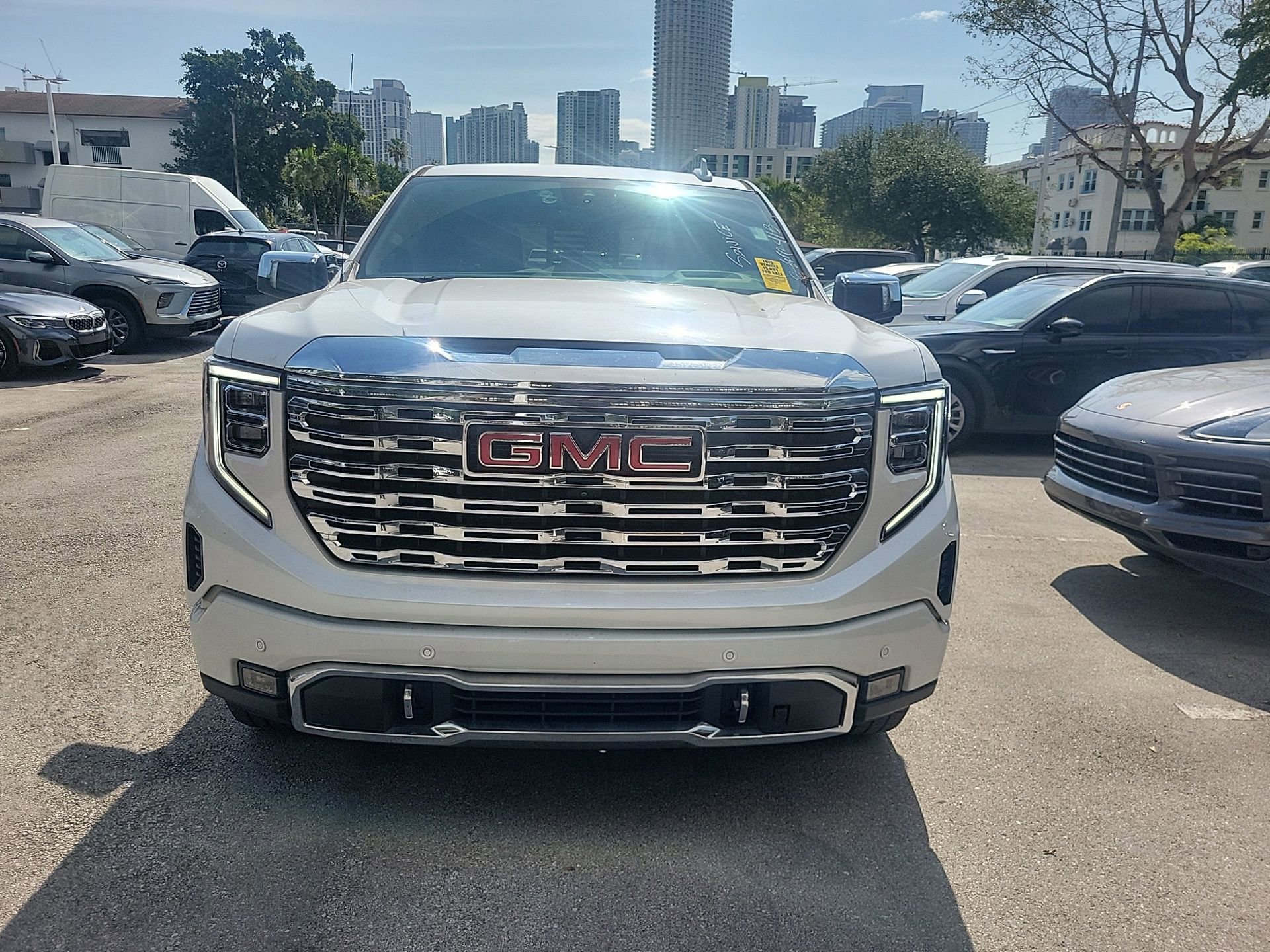 Used 2023 GMC Sierra 1500 Denali w/ Denali Reserve Package AWD/4WD image 3