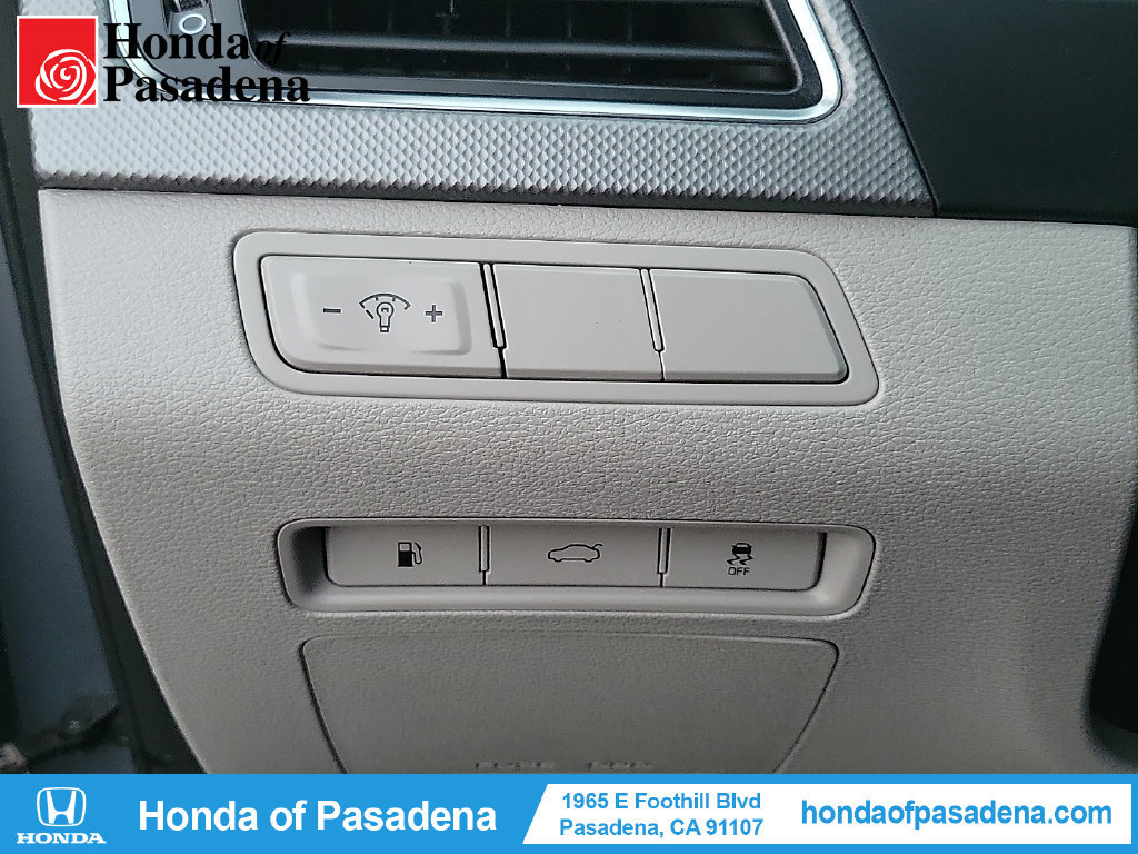 Used 2015 Hyundai Sonata SE FWD image 16