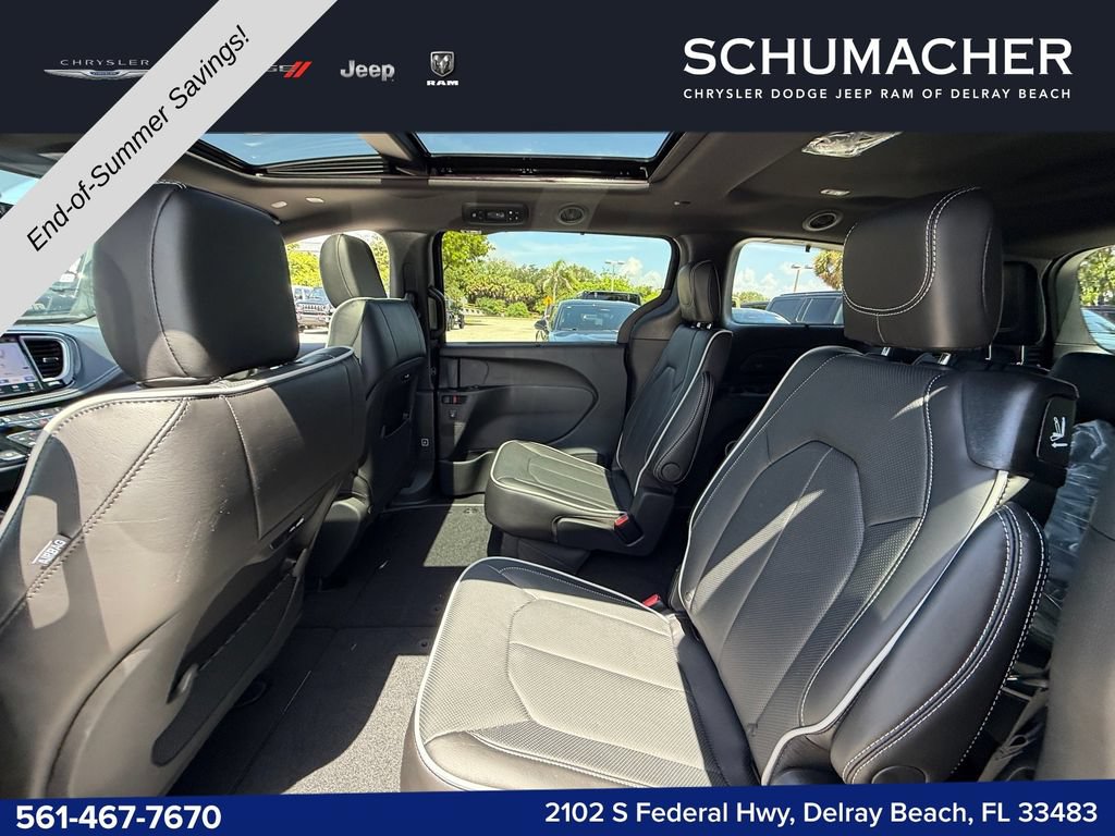 New 2027 Chrysler Pacifica Limited AWD/4WD image 13