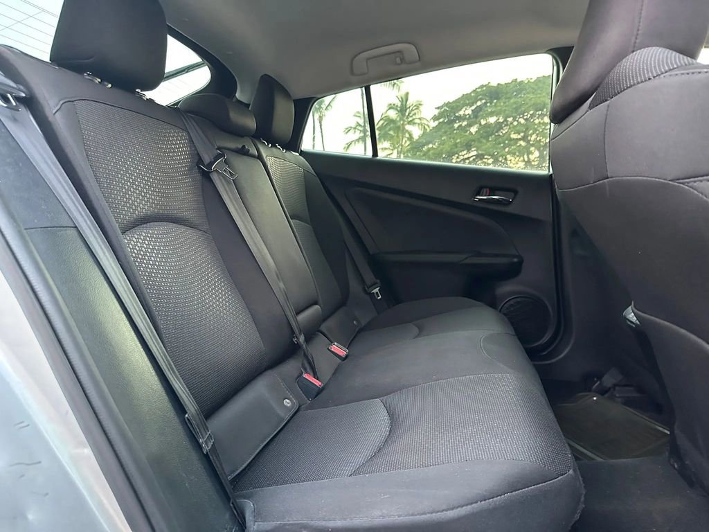 Used 2022 Toyota Prius LE image 12