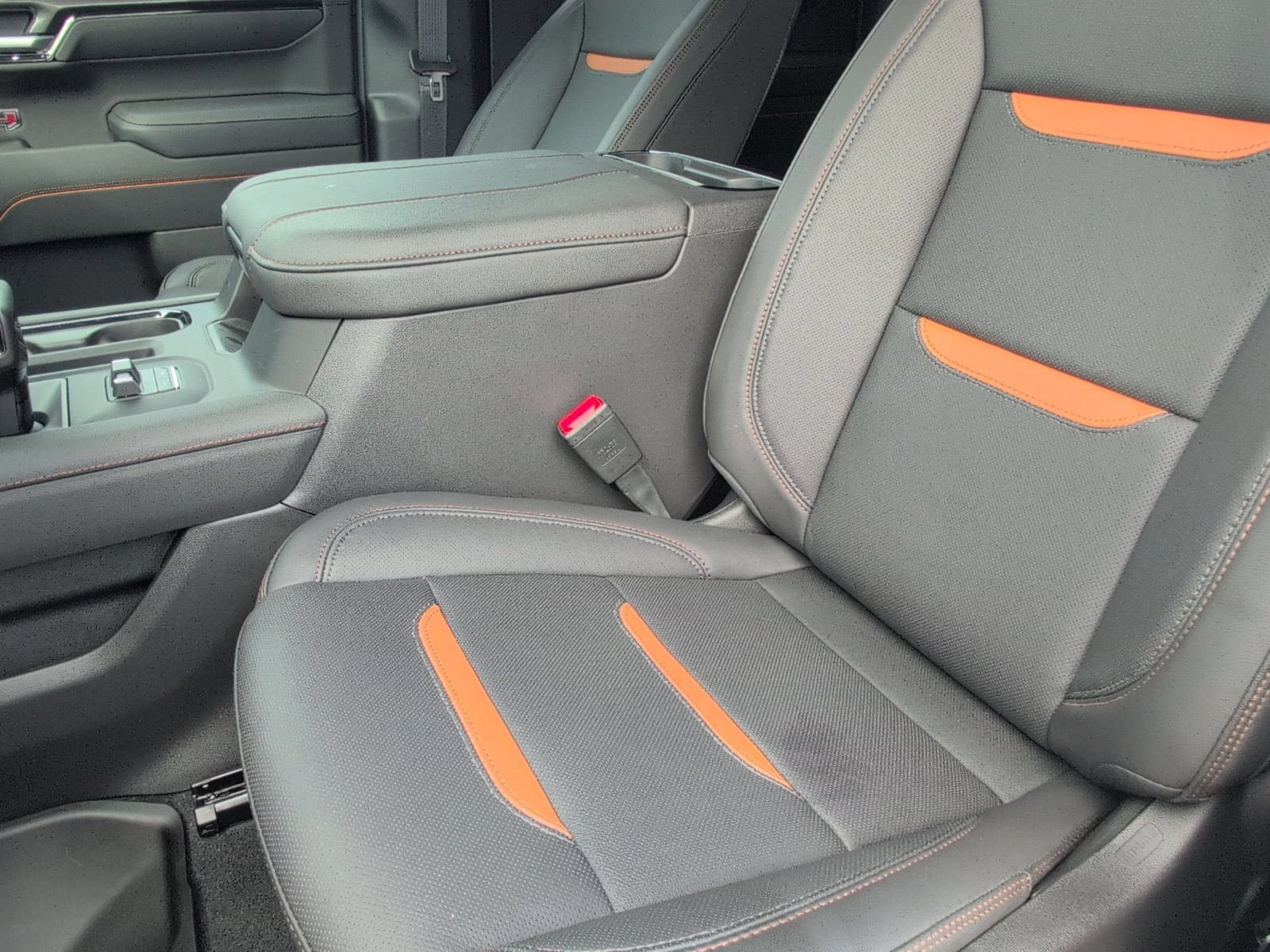 New 2026 GMC Sierra 1500 AT4 w/ Technology Package AWD/4WD image 24